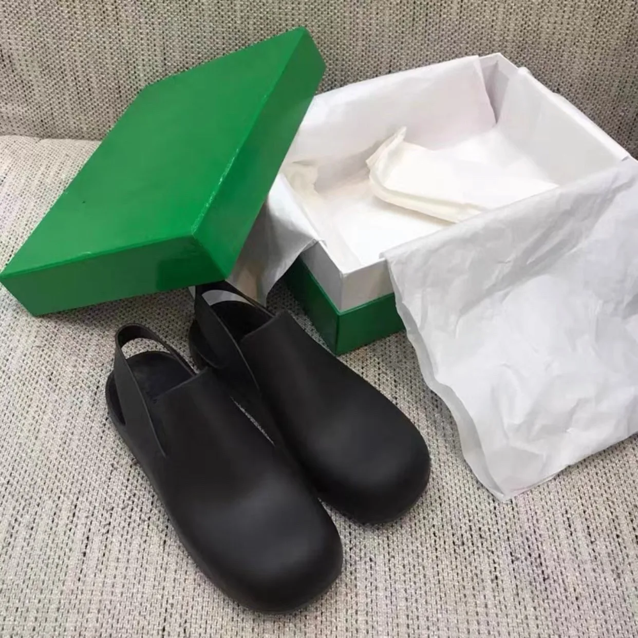 

Termainoov-Botas de lluvia para mujer, zapatos de gelatina planos, talla grande, antideslizantes, a la moda, botines cortos