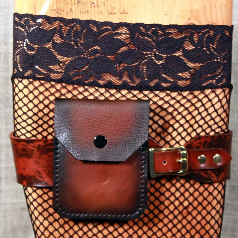 Женский аксессуар в стиле стимпанк и готика кожаная сумочка на бедро ретро-рок