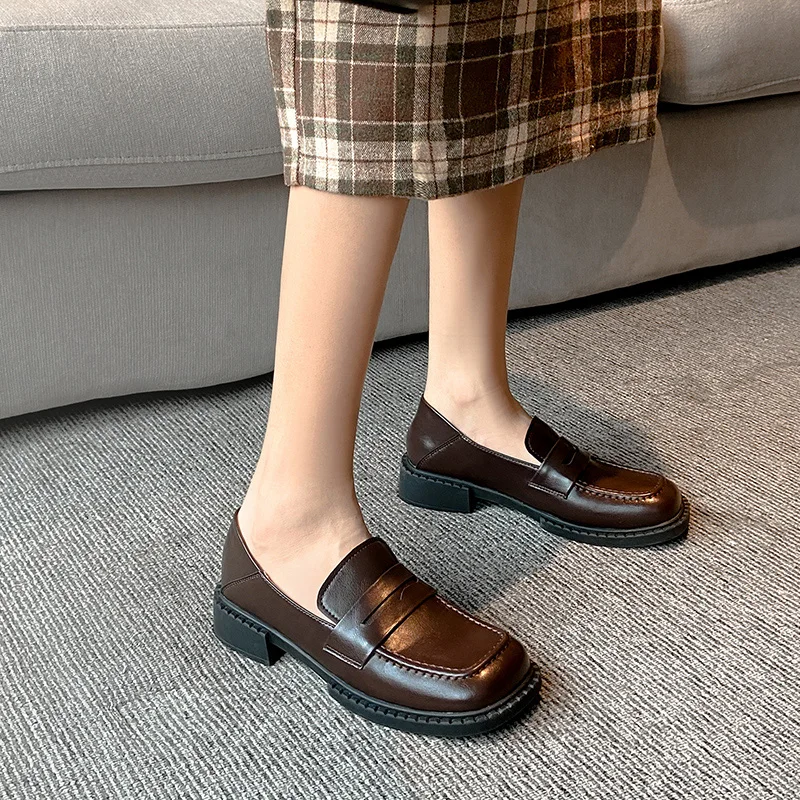 

Туфли-лодочки женские, из спилка, на низком каблуке, в британском стиле