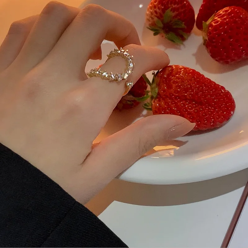 

2021 Новое поступление простые уникальные стильные элегантные кольца с кристаллами прекрасное красивое Открытое кольцо для женщин Подарочн...