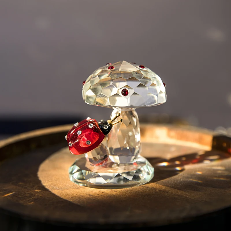Фото Кристальная Божья коровка на грибе H & D Sparkle, миниатюрное животное, пресс-папье, украшение для домашнего стола, коллекционный подарок №2