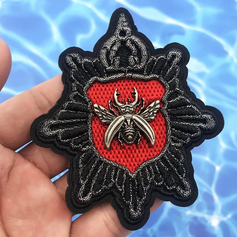 

Metal Bee Patch Cloth Applique Embroidery Sew on Clothing Decoration Mending Holes Applique Embroidered
