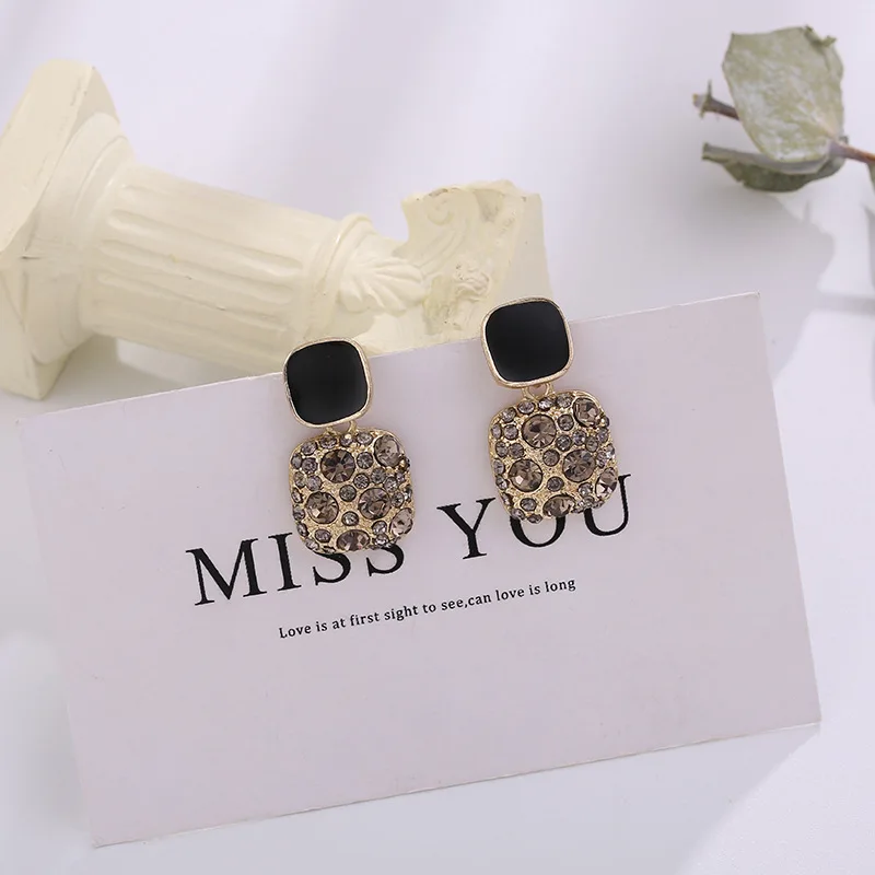 

Vintage Square Shape Women Stud Earrings Rhinestone Crystal Stone Luxury Female Wedding Earring Jewelry New Arrival 2020