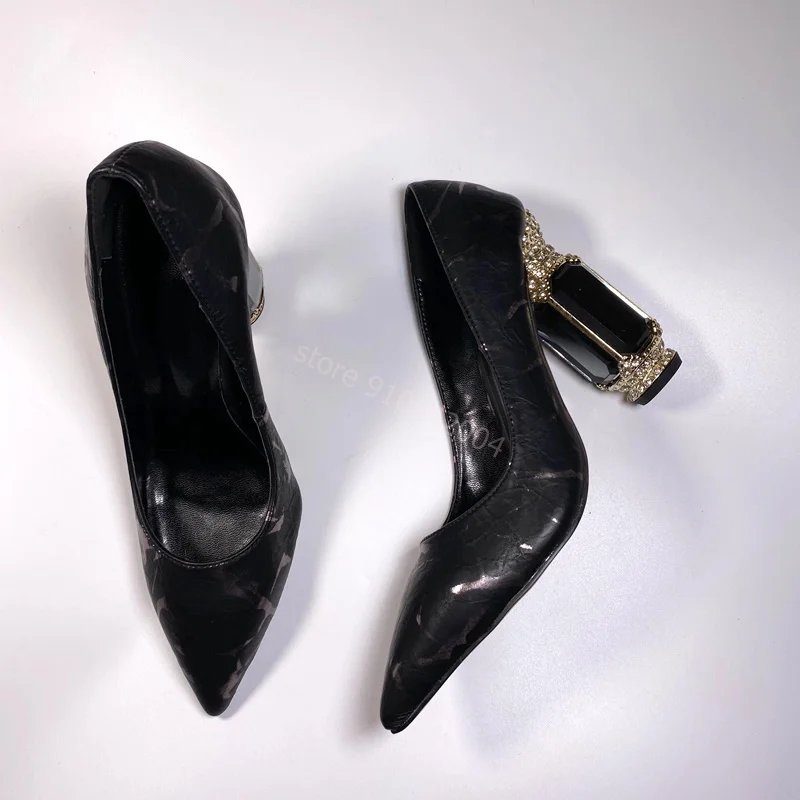 Роскошные стразы стекло на не сужающемся книзу массивном каблуке Женские