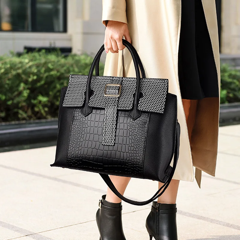 

Women's bag women's bag 2021 new fashion versatile temperament messenger bag large capacity single shoulder bag portable bag