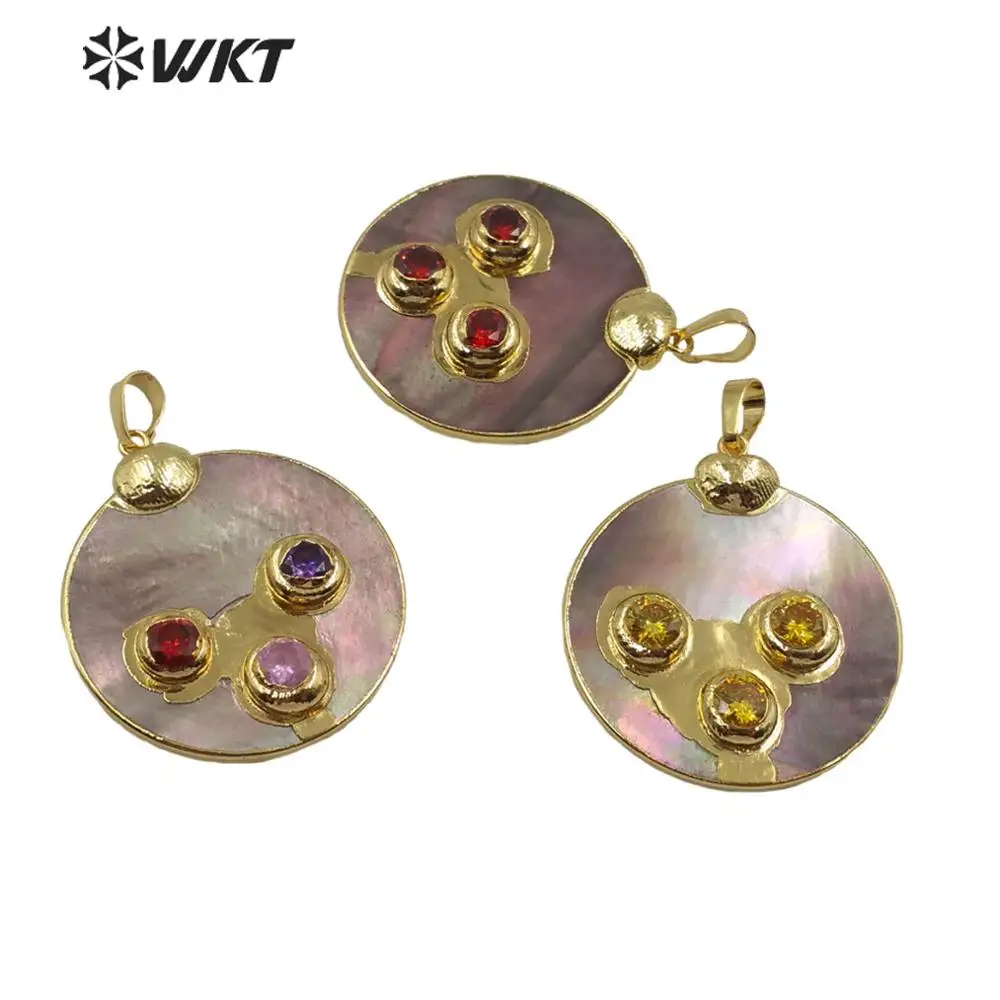 

WT-JP204 WKT New Arrival Round Natural Pink Shell With CZ Charm Pendant Gold Electroplated Pendant Women Fashion Jewerly