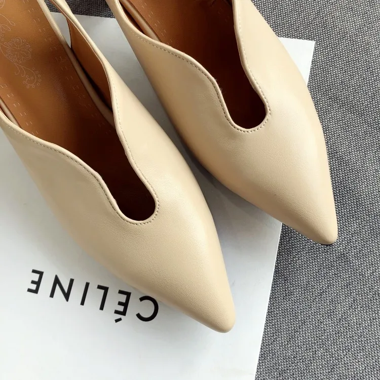 Летние босоножки с острым носком женские на среднем каблуке модные новые