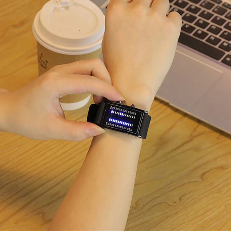 Наручные часы для мужчин и женщин водонепроницаемые с резиновым ремешком синие