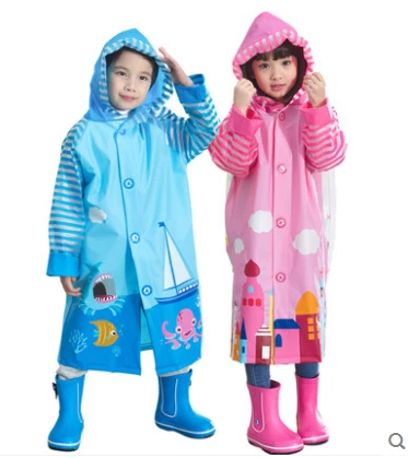 Длинный детский плащ синего и розового цвета с рисунками из мультфильмов для