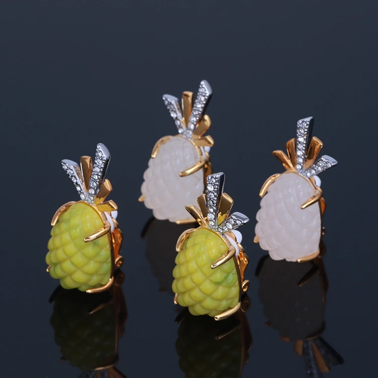 

Lovely Yellow Pineapple Design Ear Clips New Fashion Gold Color Luxury Rhinestone and Gem Stone holeless Earrings girl's Gift