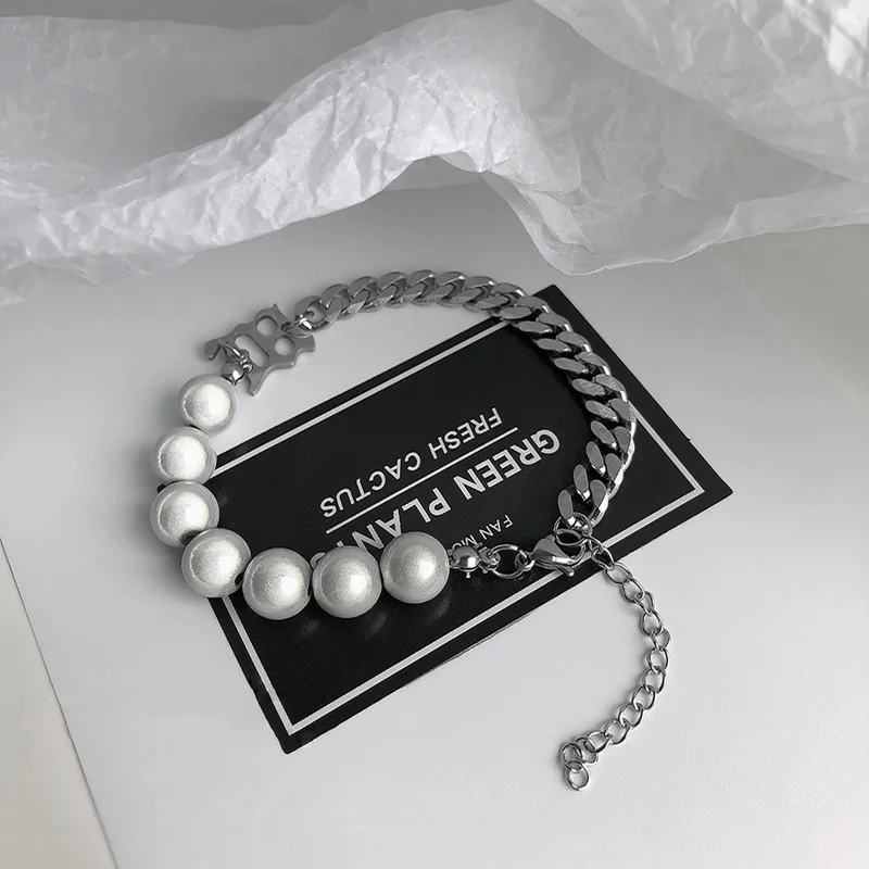 

Origin Summer Letter M Asymmetric Reflective Pearl Charm Bracelet for Women Girls Fashion Beaded Chunky Chain Bracelet Jewelry
