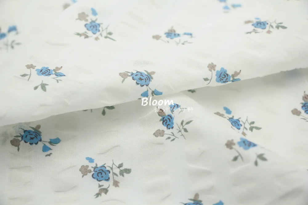 Тонкая секция слегка прозрачная маленькая Роза во французском стиле