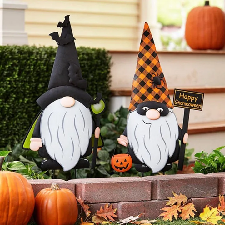 

Lovely Gnome Ornament Metal Garden Stakes Creative Halloween Props Decoration for Home Courtyard Lawn FBS889