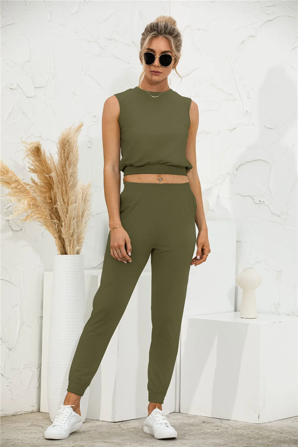

2021 summer new fashion solid color sleeveless slim casual suit