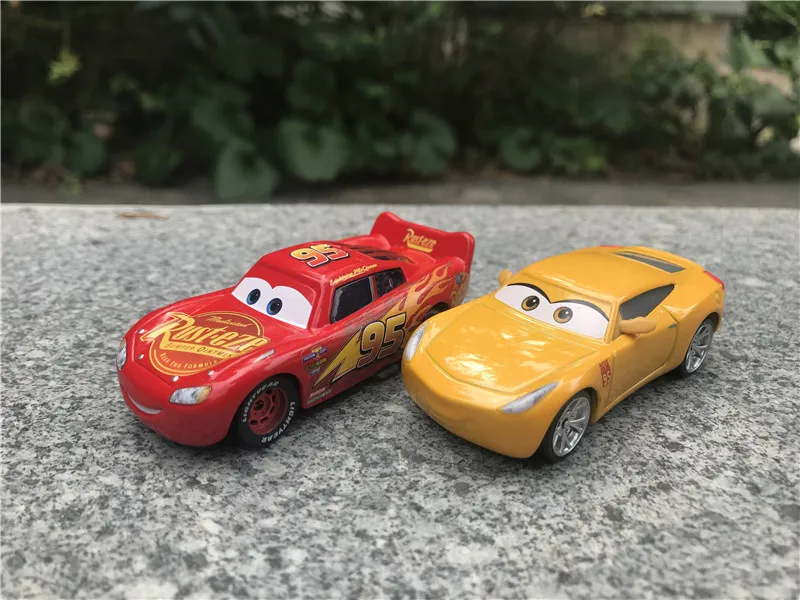 

Машинки Disney Pixar «Тачки 3» из фильма «Маккуин и Круз», 2 шт.