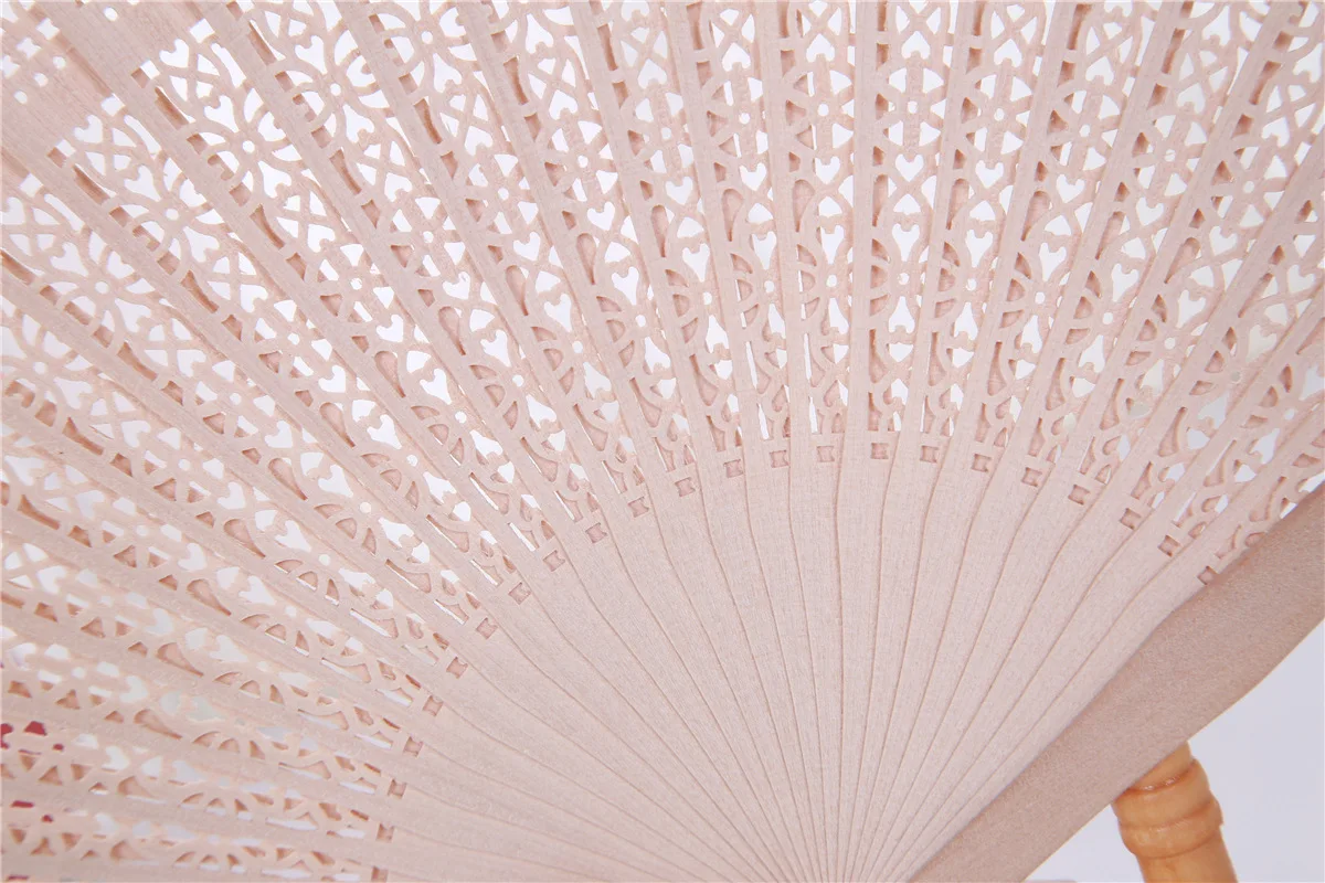 Free shipping Wedding favors 200 / lot silk fan Chinese carved folding fragrance wood hand wedding | Дом и сад