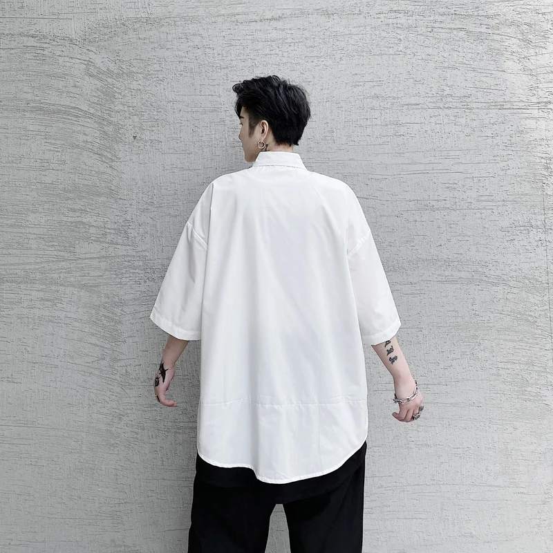 

Male Japan Korea Style Streetwear Hip Hop Shirt Men Metal Chain Pendant Black White Splice Hem Short Sleeve Casual Loose Shirt