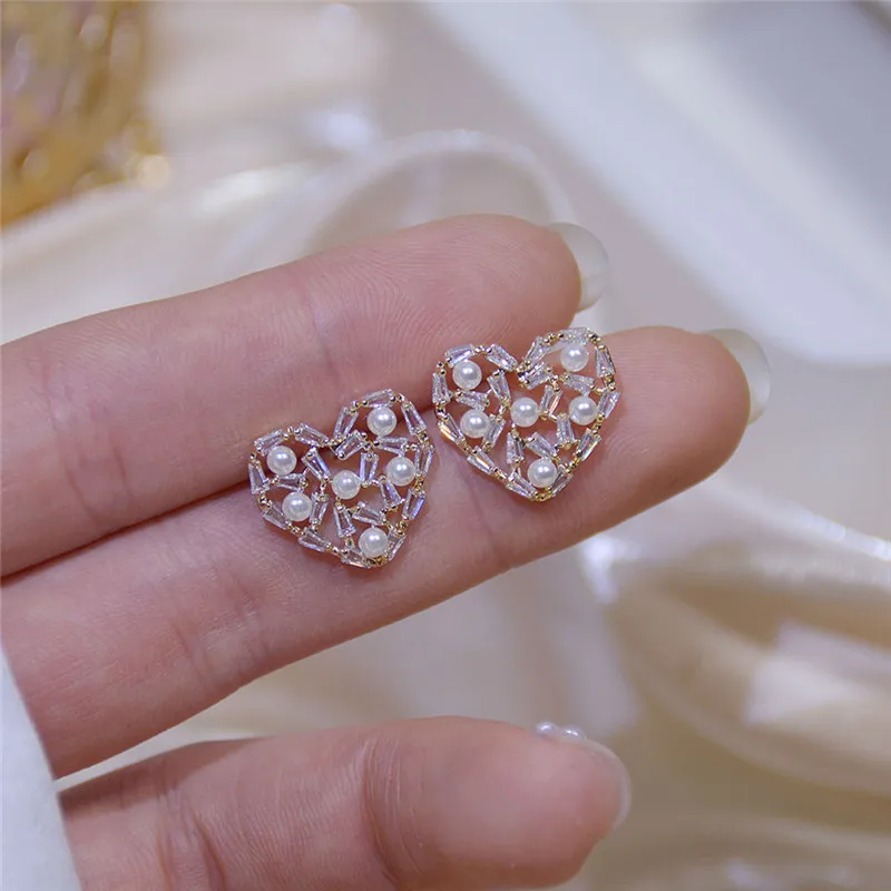 

Ins Hot Sale Luxury 14K Real Gold Sparkling and Cute Stud Earrings for Women Cubic Zircon ZC Earrings