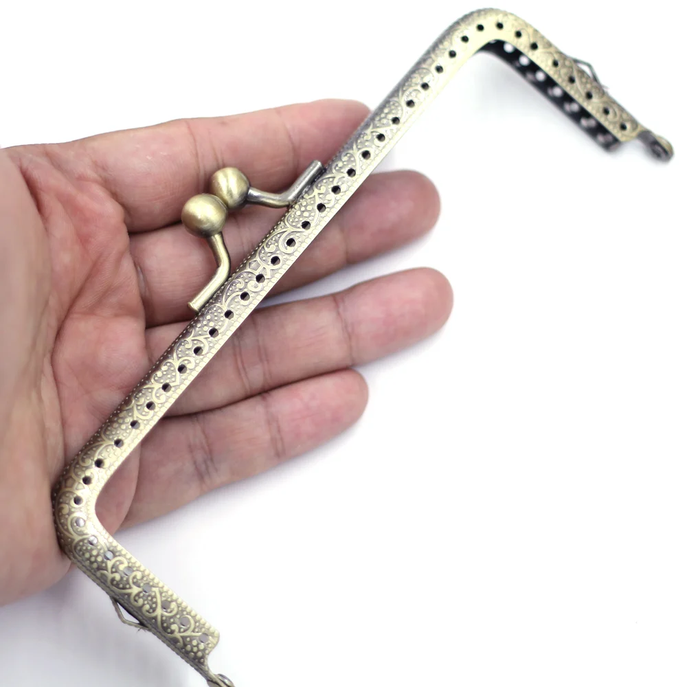 

30PCS 15cm Rectangle Embossed Metal Purse Frames Kiss Clasps Clutch Buckle Handbag Handle Luggage Bag Hardware Accessories