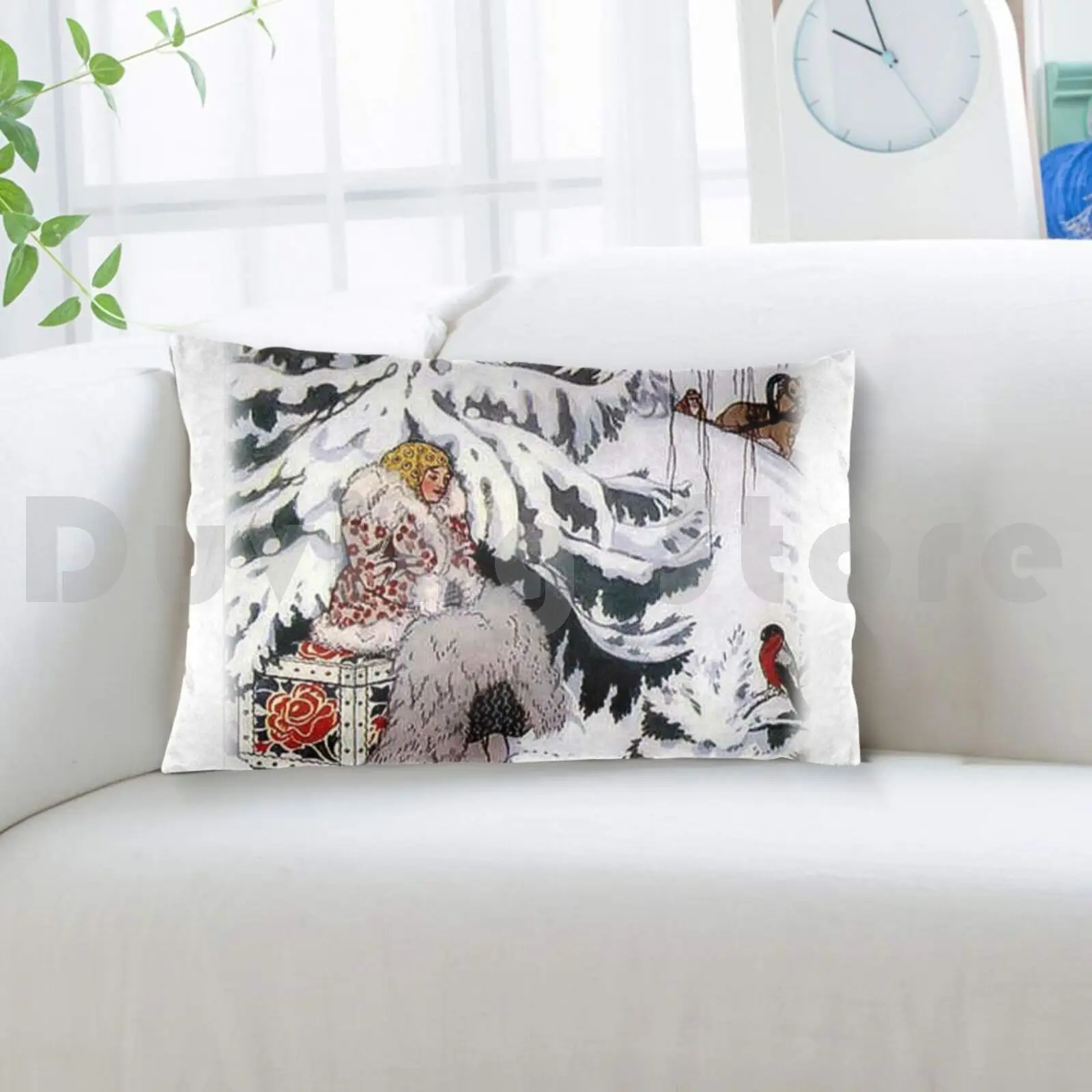 Там она была хорошая меховая накидка на плечи и дорогие наволочки вокруг нее-из