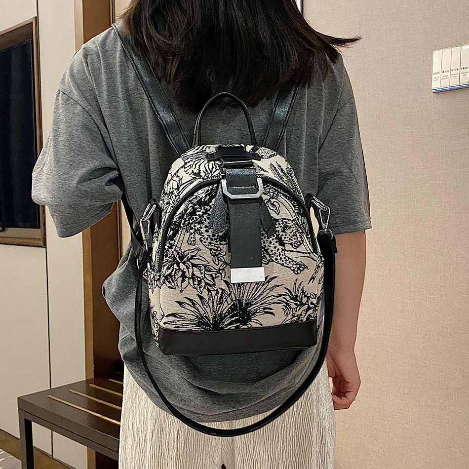 Женский маленький рюкзак с вышивкой Высококачественная кожаная сумка через