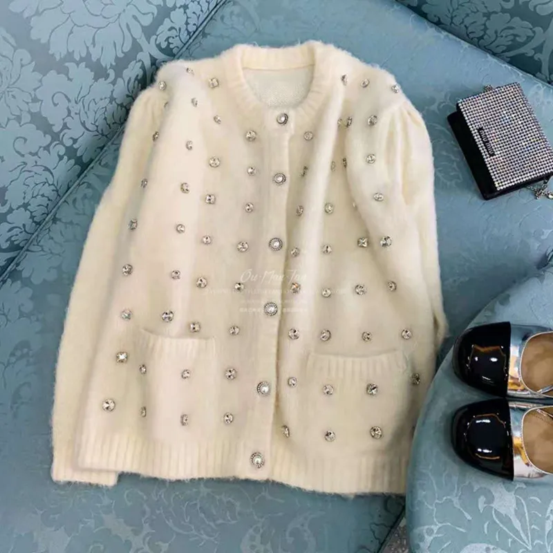 

Новинка Весна 2021, женский роскошный брендовый дизайн, белый свитер с круглым вырезом, женские модные милые топы из мохера с буффами на рукав...