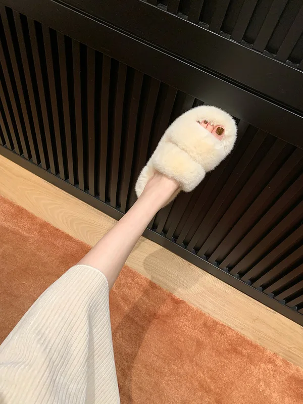 Winter Women House Slippers,Faux Fur Warm Flat Shoes,Female Slip on Home Furry Ladies Slippers Open Toe Fluffy And Anti-Skid