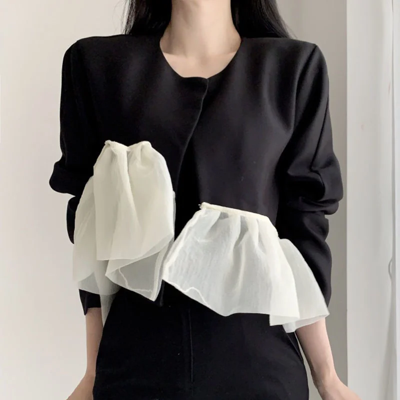 

Женская куртка с пузырьковым рукавом, Корейская однобортная шикарная куртка с французским круглым вырезом и асимметричным дизайном на осе...