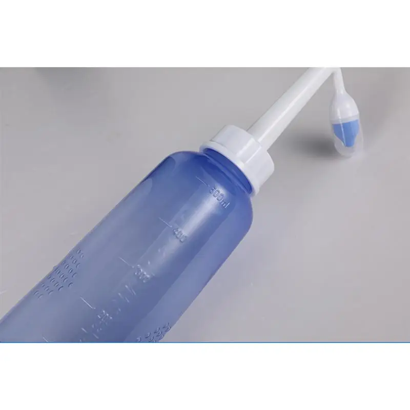Бутылка-очиститель полости носа на 500 мл для наполнения жидкостью.