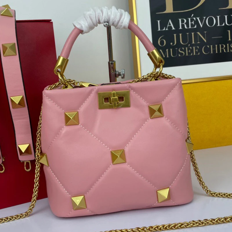 

New fashion, luxury rivet design, cowhide bucket bag, ladies bag, handbag, chain bag, all-match messenger bag, shoulder bag