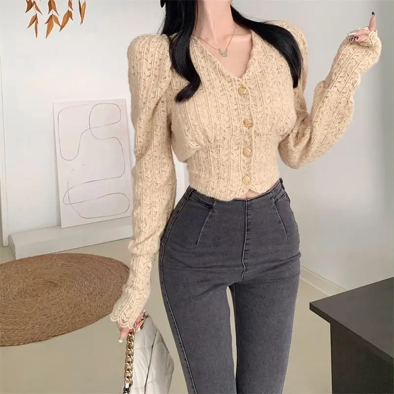 Женский укороченный кардиган с V-образным вырезом и рукавами-фонариками |