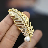 new fashion women natural freshwater pearl brooch pins luxury gold feather birthdayparty dress pin jewelry female accessories