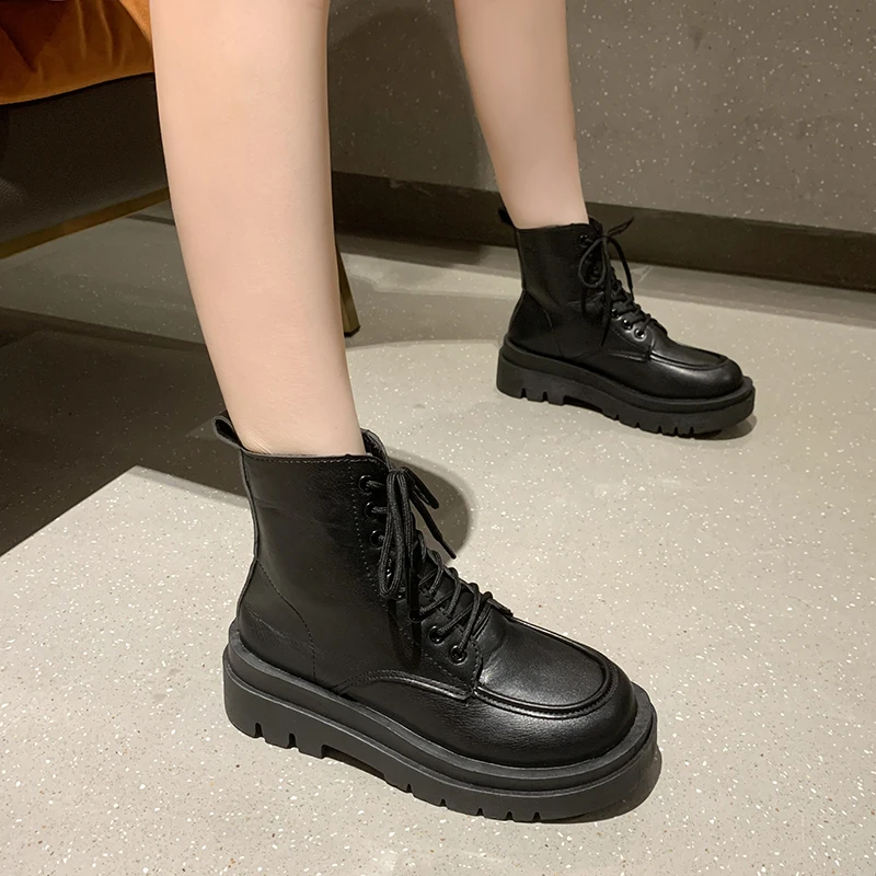 

Ботинки на шнуровке с круглым носком, роскошные дизайнерские полусапожки на плоской подошве, в стиле ретро, рок-Лолита, модная однотонная об...