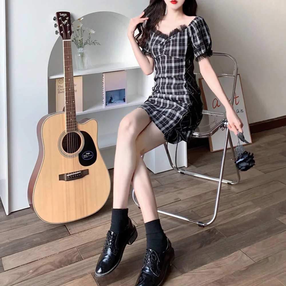

2021 Summer New Fashion High Street Simplicity Women's Net Yarn Splicing Lattice Bandage V-neck Dress Shirring Summer Casual