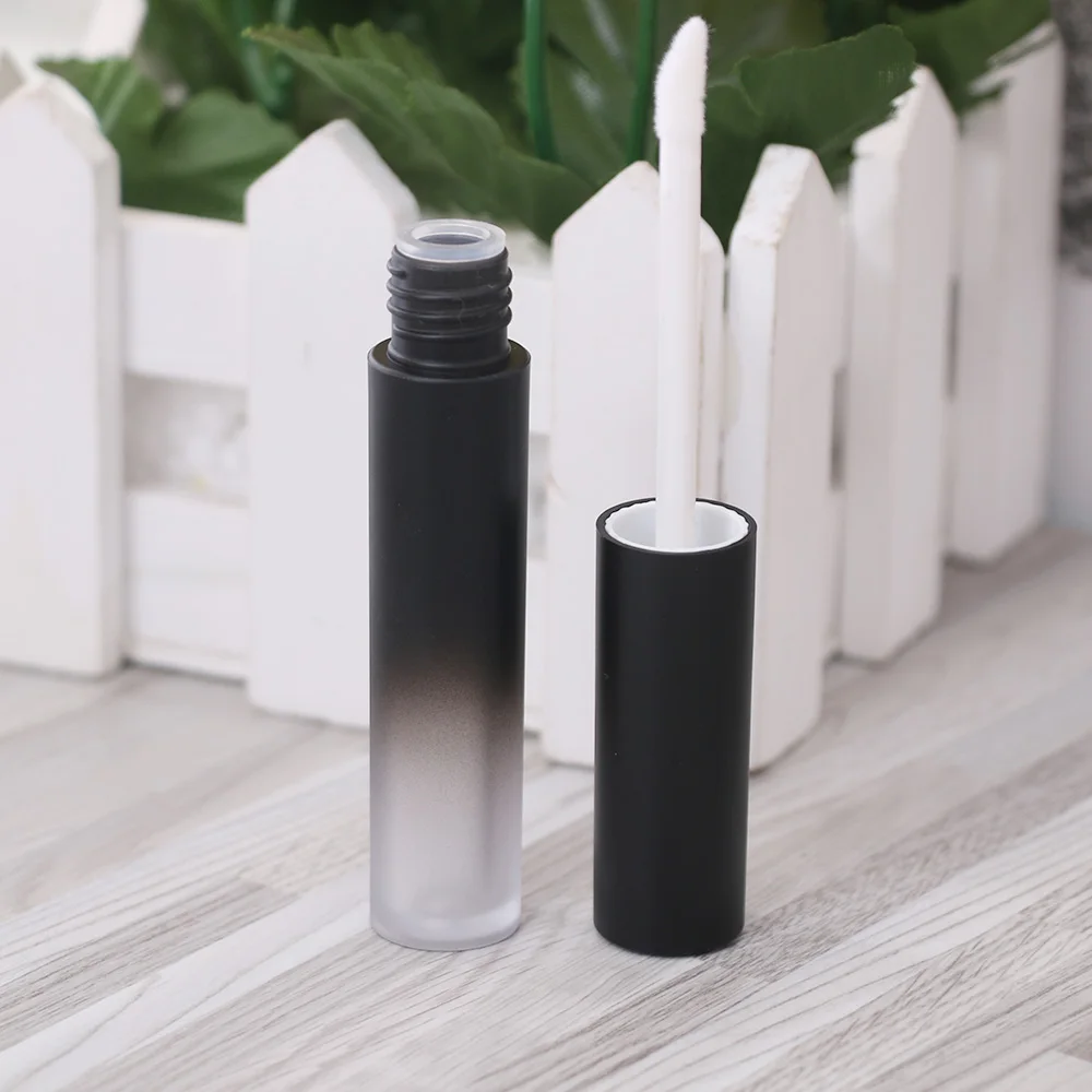 5ml High Quality Empty Leopard Clear Lip Gloss Tube DIY Cosmetic Lip Balm Bottle Container ABS Lid& PS Bottle Free Shipping - Цвет: 10ML black white