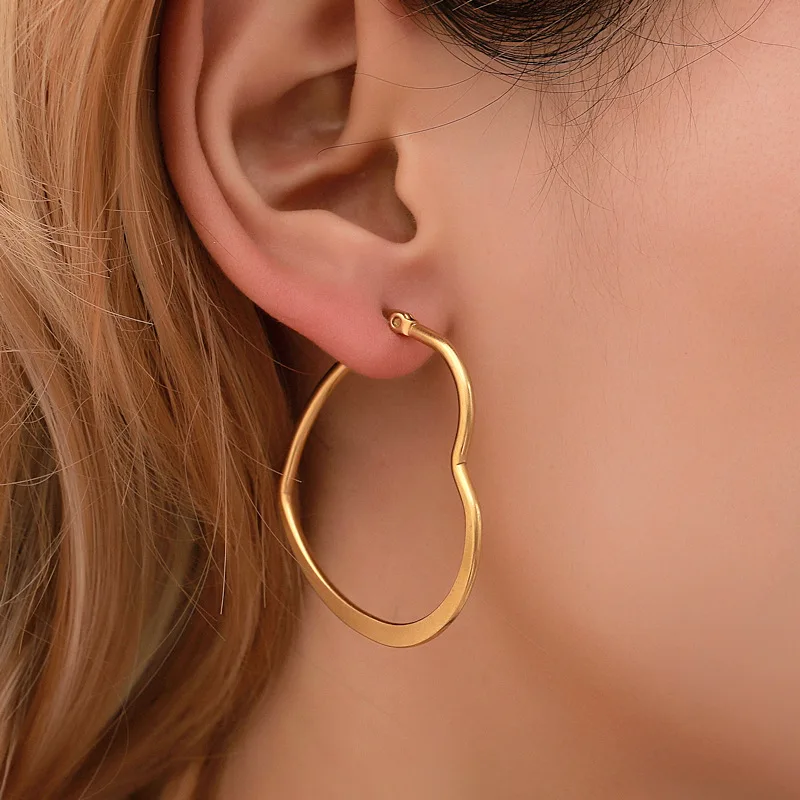 

Classic Saving Love Earrings for Women Geometric Exaggerated Hollow Ear Studs All-Match Trend Earring Jewelry Party Gift
