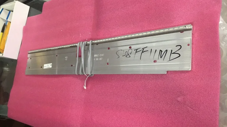 

New 1 PCS 60LEDs 587MM LED strip LM41-00110A working for KDL-48R550C NS5S480VND