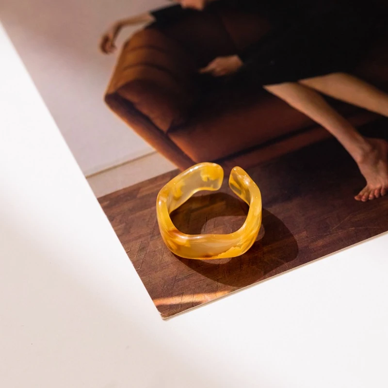 

2021 New Korea Simple Acetate Transparent Colorful Acrylic Thick Open C-shaped Circle Round Adjustable Rings for Women