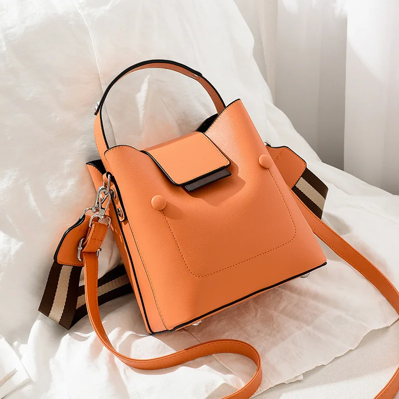 

Women Designer Bags Handbags Famous Brands Designer Tote Bag Large Capacity Single Shoulder Diagonal Bag Ladies Retro BE03153