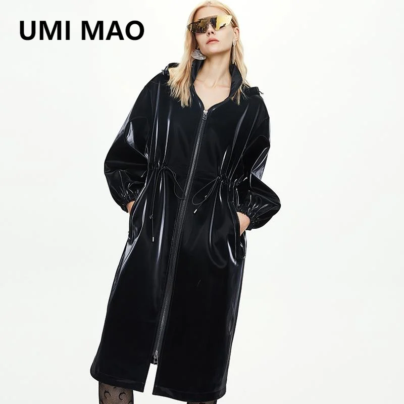 

Новинка Осень-зима 2021 стильная ветровка UMI MAO женский длинный тренчкот выше колена из искусственной кожи с имитацией акулы