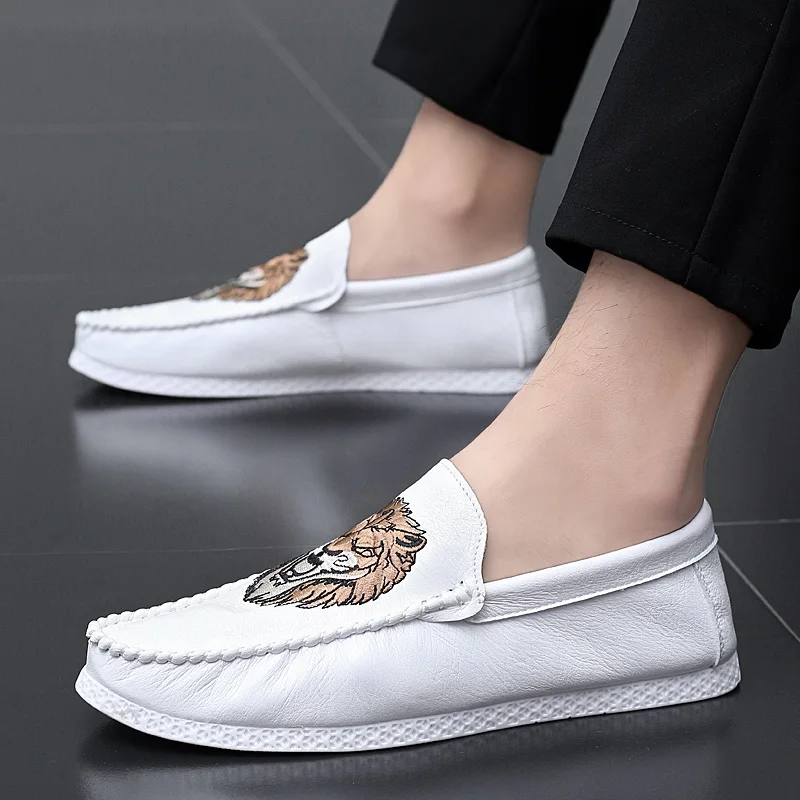 Кроссовки мужские в Корейском стиле Повседневная модная обувь маленькие лоферы