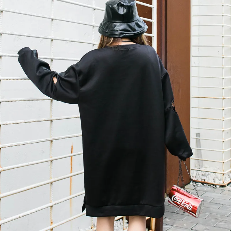 Женское платье с длинным рукавом фиолетовое свободное прямое и мультяшным