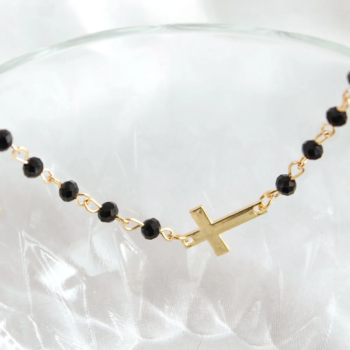 

2020 New Design Rosary Style Sideways Cross Bracelet Black Beades Gold Color Chain Bracelets for Women Girls