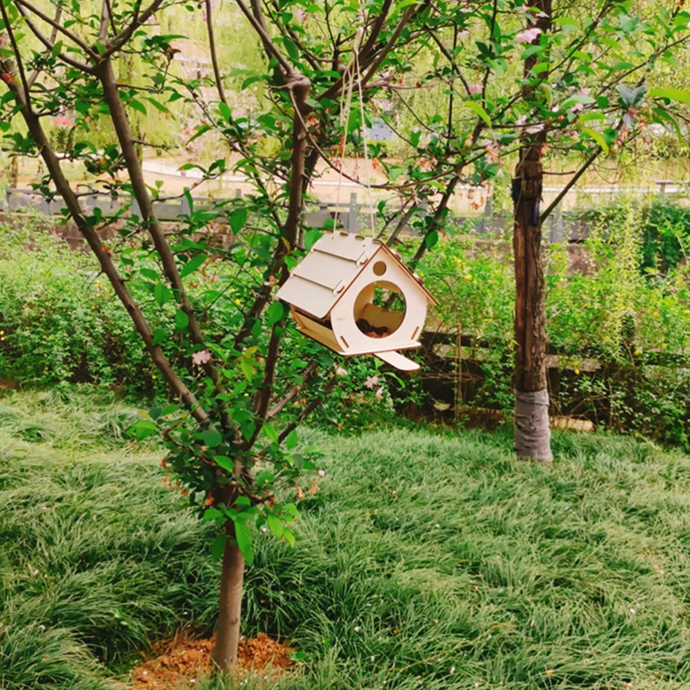 

1pc Outdoor Hanging Bird Food Dispenser Wooden Hanging Bird Food Feeder (Khaki)
