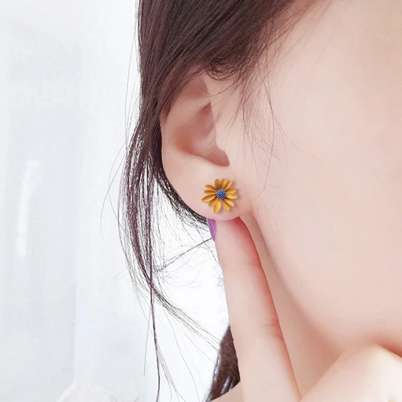 

Daisy Flower Earrings Asymmetric Korean Jewelry Cute Flower Small Earrings Women's New Fashion Sweet Ear Stud 1.9cm 1.6cm 1pair