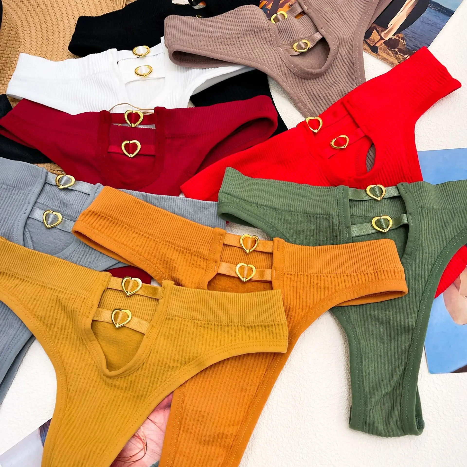 

T-Shaped Vest-Shaped Button Hollow Panties Romantic Seamless Panties Women's Love Striped Thong Women Sexy