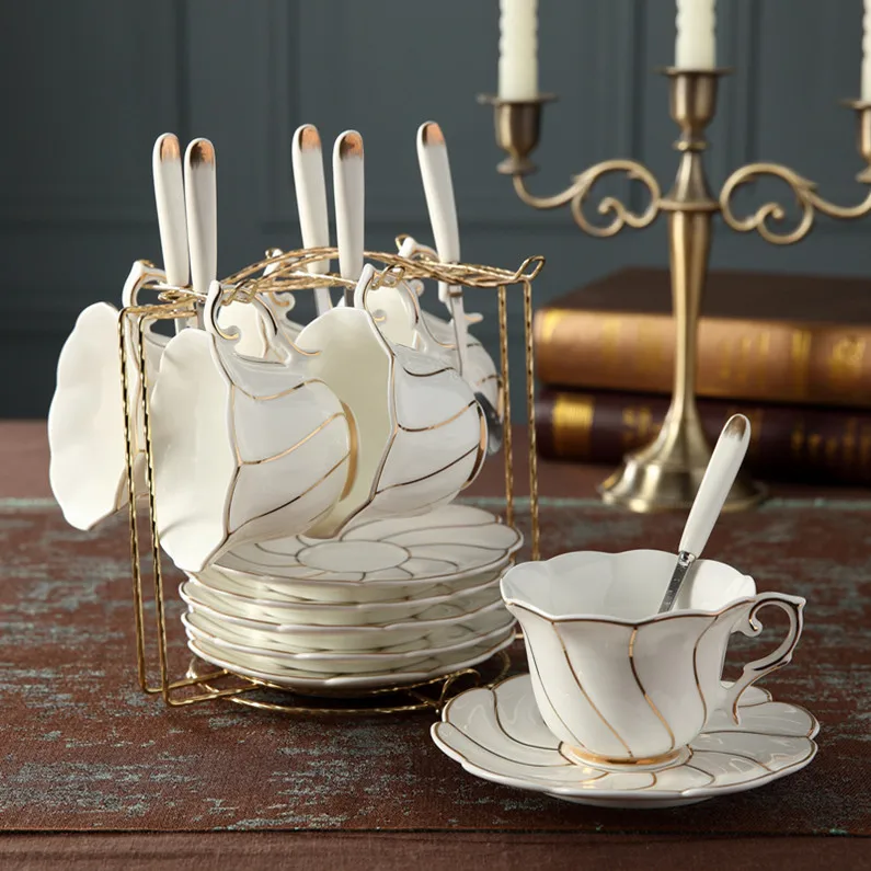 Комплект Европейской роскошной кофейной чашки с блюдцем из костяного фарфора
