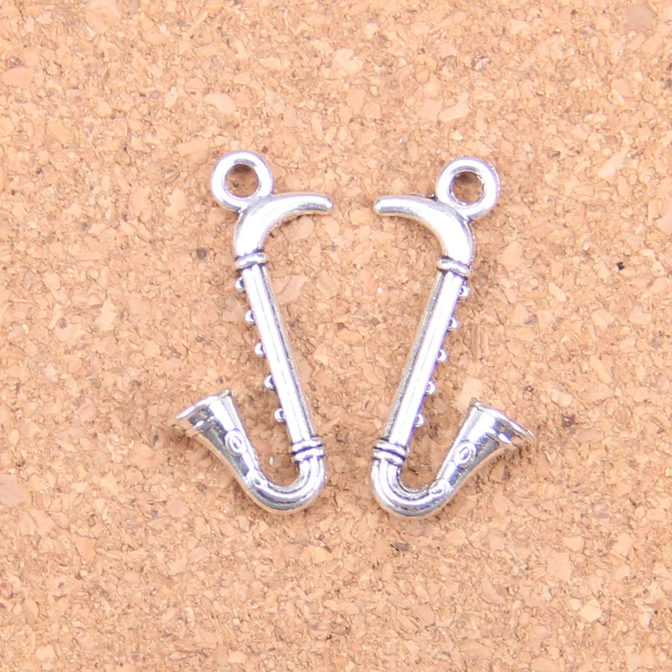 18 шт. подвески Музыкальный Саксофон 17x27 мм Античные Подвески винтажные тибетские