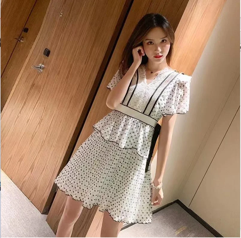 

2021 new chiffon v-neck pleated ruffle dot dress