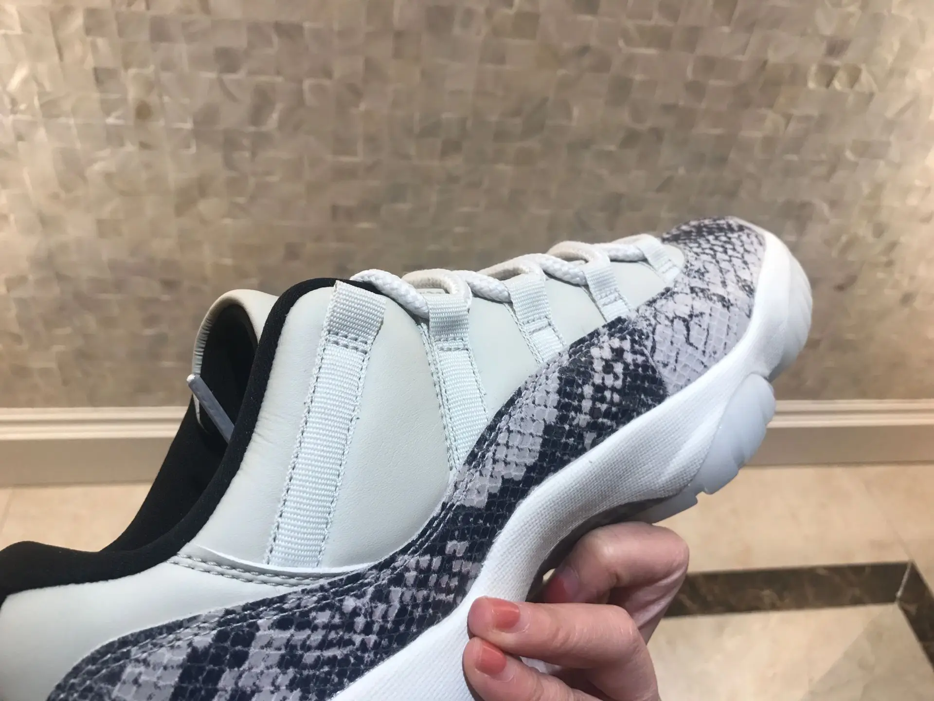 

New Concord Bred LOW Gamma air retro 11 men Basketball Shoes Metallic Silver Platinum Tint men Sports Sneakers